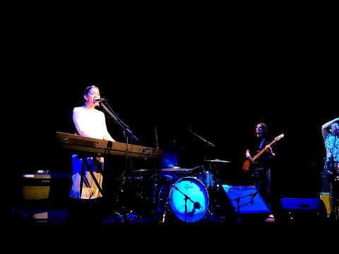 Sister Wood Under Covers Live Scena Na Piętrze Poznań