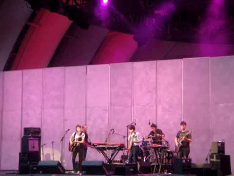 Tegan and Sara: 5/13 This is not as real as a real Ewok + Living Room @ Hollywood Bowl 7/5/09