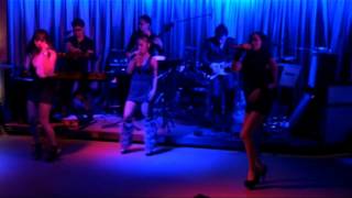 Genie in the bottle &quot;live&quot; by Regatta Band