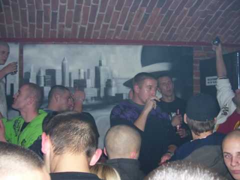 Wysoki Lot feat. Tobi - W jednej chwili , Lot Ikara