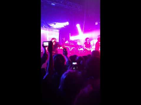 Tinie Tempah Ft Bluey Robinson AMAZING