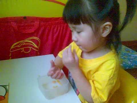 Jesse Eating 22 04 2009