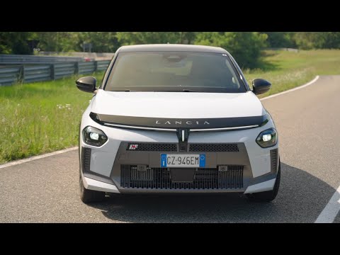 2025 Lancia Ypsilon HF Line with mild hybrid technology in detail