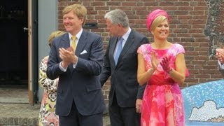 preview picture of video 'Willem-Alexander en Máxima in de voormalige NH-kerk in Ens'