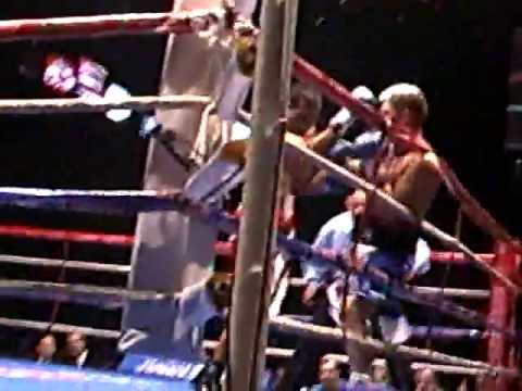 BRIAN CASTAÑO vs CESAR VELEZ, KO 2,  ROUND 1 LUNA PARK 25-5-13