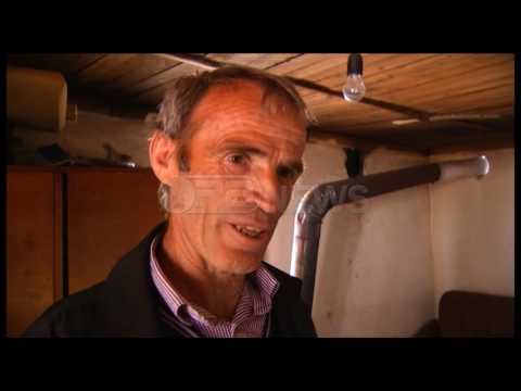 Ora News – Akti human i besimtarëve, i ndërtojnë shtëpinë familjes prej 6 anëtarësh