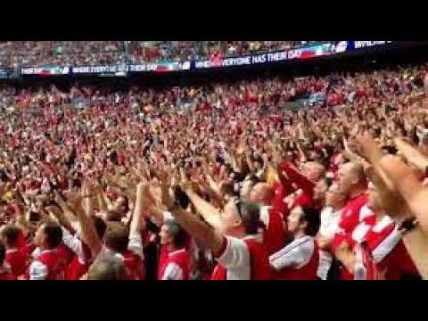 Arsenal fans sing the Arsenal anthem ''North London Forever'' (with lyrics) before Man United game.