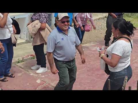 VICITANDO A SUS SERES QUERIDOS  EN EL CEMENTERIO Huacar Ambo  Huanuco  FRANCO VALVERDE. 