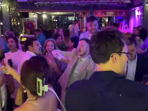 DJ Bukky  Weddings - Birthdays - Office Parties video.