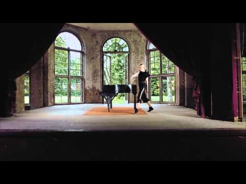 Martin Jondo - Pink Flowers