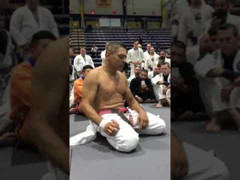 Master Rickson Gracie showing his breathing technique! #RicksonGracie