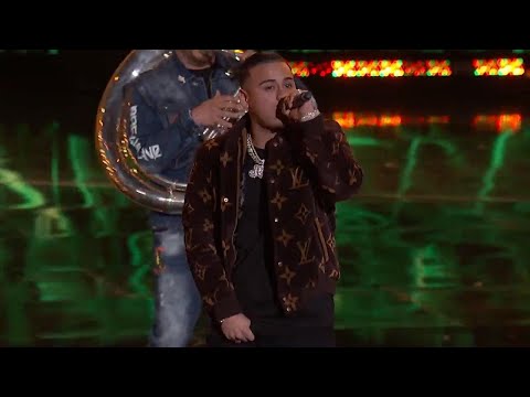 Fuerza Regida "Sigo Chambeando" en Premios De La Radio 2019