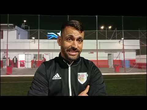 Cherre Bello entrenador de la UD Las Zocas ante el CD Bahía de Santiago, 27 diciembre 2024