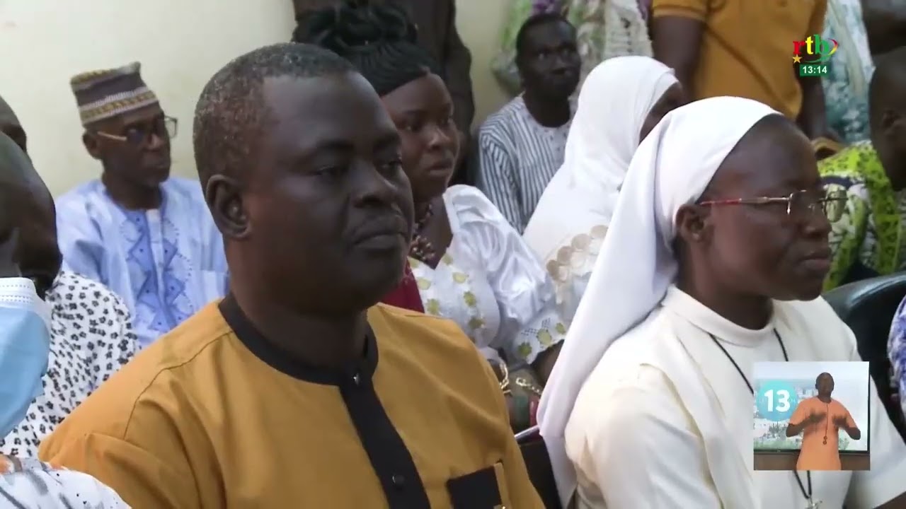 Montée des couleurs : Le Chef de Département de l’Education revient sur les idéaux de la RPP à Dori