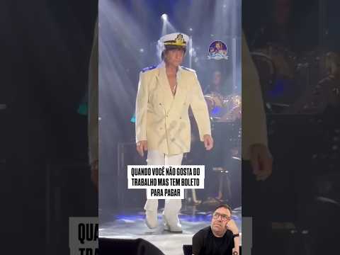 CANTOR ROBERTO CARLOS ENTRANDO SUPER ANIMADO E FELIZ PARA FAZER SHOW | HUMOR IRÔNICO | SHOW BRASIL