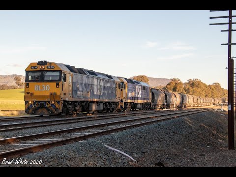 V/Line Passenger & Pacific National Grain in an hour at Dysart- 10/6/20