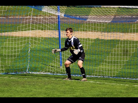 Danies Staroń broni rzut karny w meczu Jeziorak Iława - ŁKS 1926 Łomża 3:2 (0:1) - MLJ u19