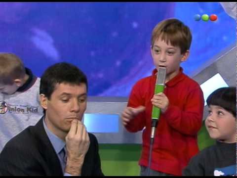 Larry and the Boys Show - Ricardito sings tango - Videomatch