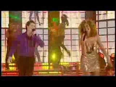 Jade Macrae falls for Paul Obrien