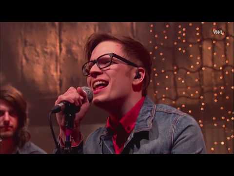 Gym Clas Heroes - Billionaire (feat. Patrick Stump) (Live) 2012