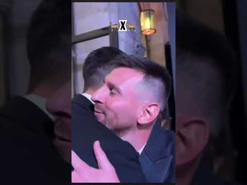 Djokovic and Messi meet at Ballon d’Or Ceremony! #shorts #messi #ronaldo #goat #sports #usa #serbia