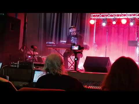 Христо Ламбрев - В друго време, в друг свят (кавър на ,,Сигнал,,)