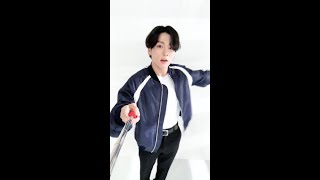 BTS (방탄소년단) Sing Dynamite with me - Jung