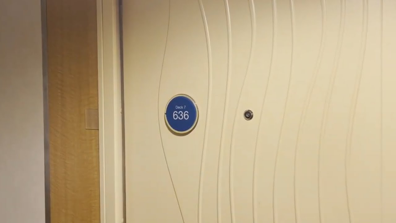 Oasis of the Seas - Cabin 7636 - Video 2