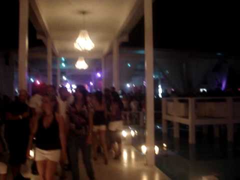 Bed beach inside, Budapest, Hungary/Hungría 18 July, 2009