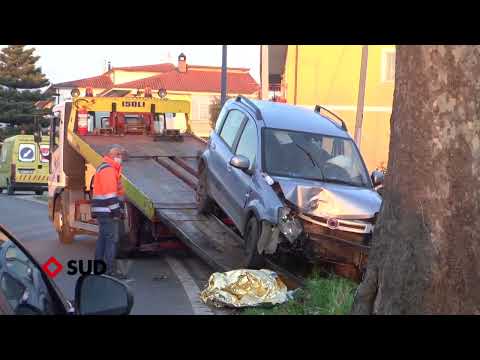Campagna, auto fuori strada si schianta contro un albero. Morto un 63enne.