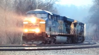 preview picture of video 'CSX Tropicana Train on a Rainy Foggy Day'