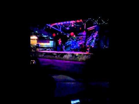 Farahdhiya vs azie bertaktha dihati