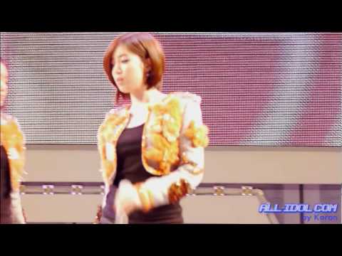 [Cam] 110403 T-ara Eunjung - Why Are You Being Like This @ LG Cinema 3D Game Festival [17]