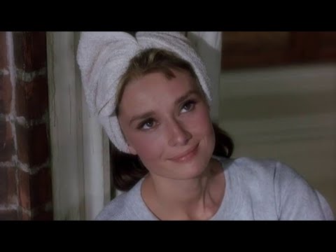 Audrey Hepburn - Moon River (tradução/ legendado)