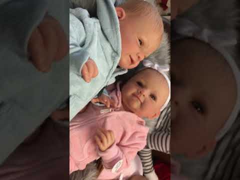 download lagu mp3 mp4 London Doll And Teddy Bear Show, download lagu London Doll And Teddy Bear Show gratis, unduh video klip London Doll And Teddy Bear Show