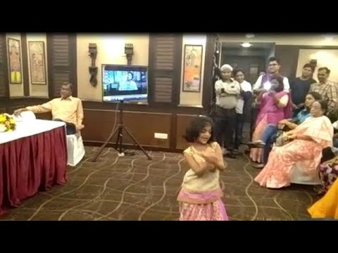Rituparna Sengupta's little daughter Rishona dances in tune with Rabindrasangeet