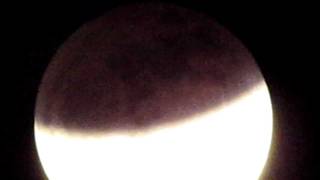 preview picture of video 'Lunar eclipse from Ramallah on 10/12/2011 , خسوف القمر في سماء رام الله'