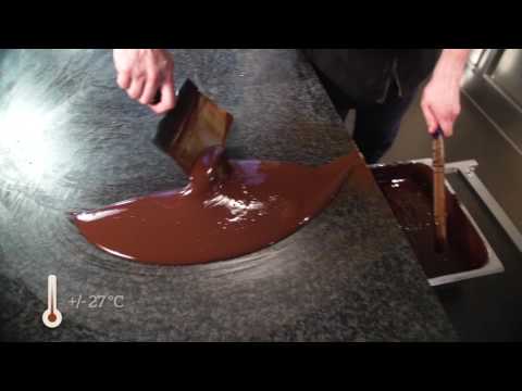 How to temper chocolate on a marble worktop?