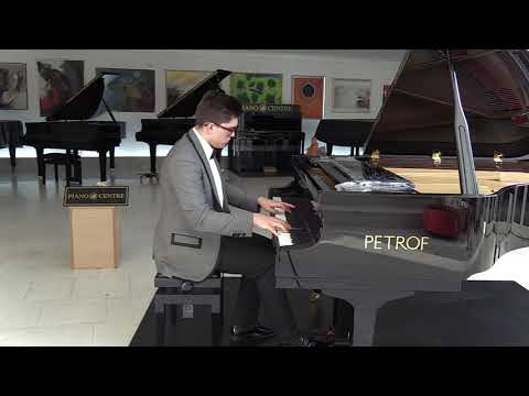 Mihael Timotej Pastonjicki plays Chopin etude (Revolutionary)