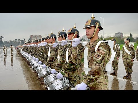 Escuela Militar - Práctica "Gran Parada Militar" 2023 - Con lluvia (4K-HD)