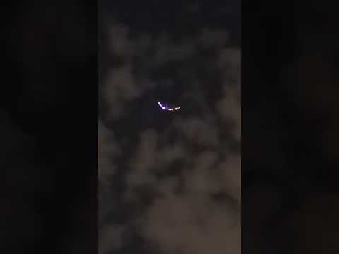 UFO Over Tehran? Mysterious Color-Changing Lights Caught on Camera