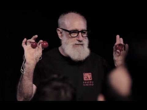 Avner el excéntrico - Principios excéntricos