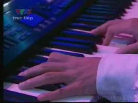 Thể hiện bởi Hồ Ngọc Hà