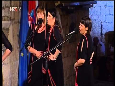 Klapa Diva - FDK OMIŠ 2015 - Ne pitam ti biser zlato