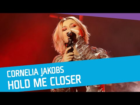 MELLANAKT: Cornelia Jakobs - Hold Me Closer