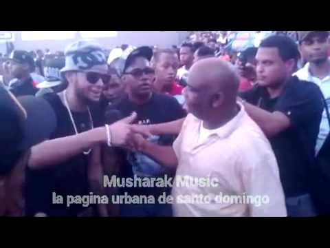 Joa el súper Mc cantando palomo en lata del Entierro de Monkey Black