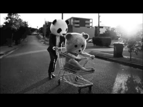 Bonobo - Walk In The Sky (Feat. Bajka) *Music is the healer no matter who you are*