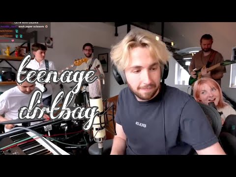 Lizzie and Oli sing Teenage Dirtbag