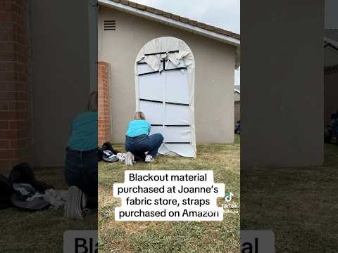 How to cover an arch backdrop with a sheet or tablecloth using mattress straps #howto #diypartydecor