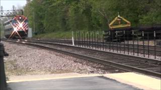 preview picture of video 'Metra F40 Train Arrival Barrington Sony HD Video'